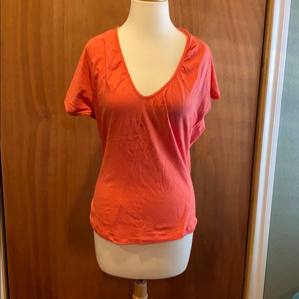 Cute top coral color
